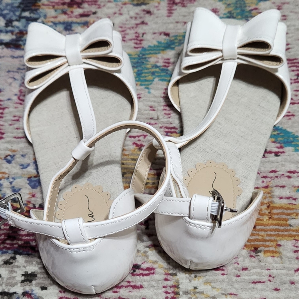 Calluna boutique size 1 white dress shoes - Picture 2 of 5